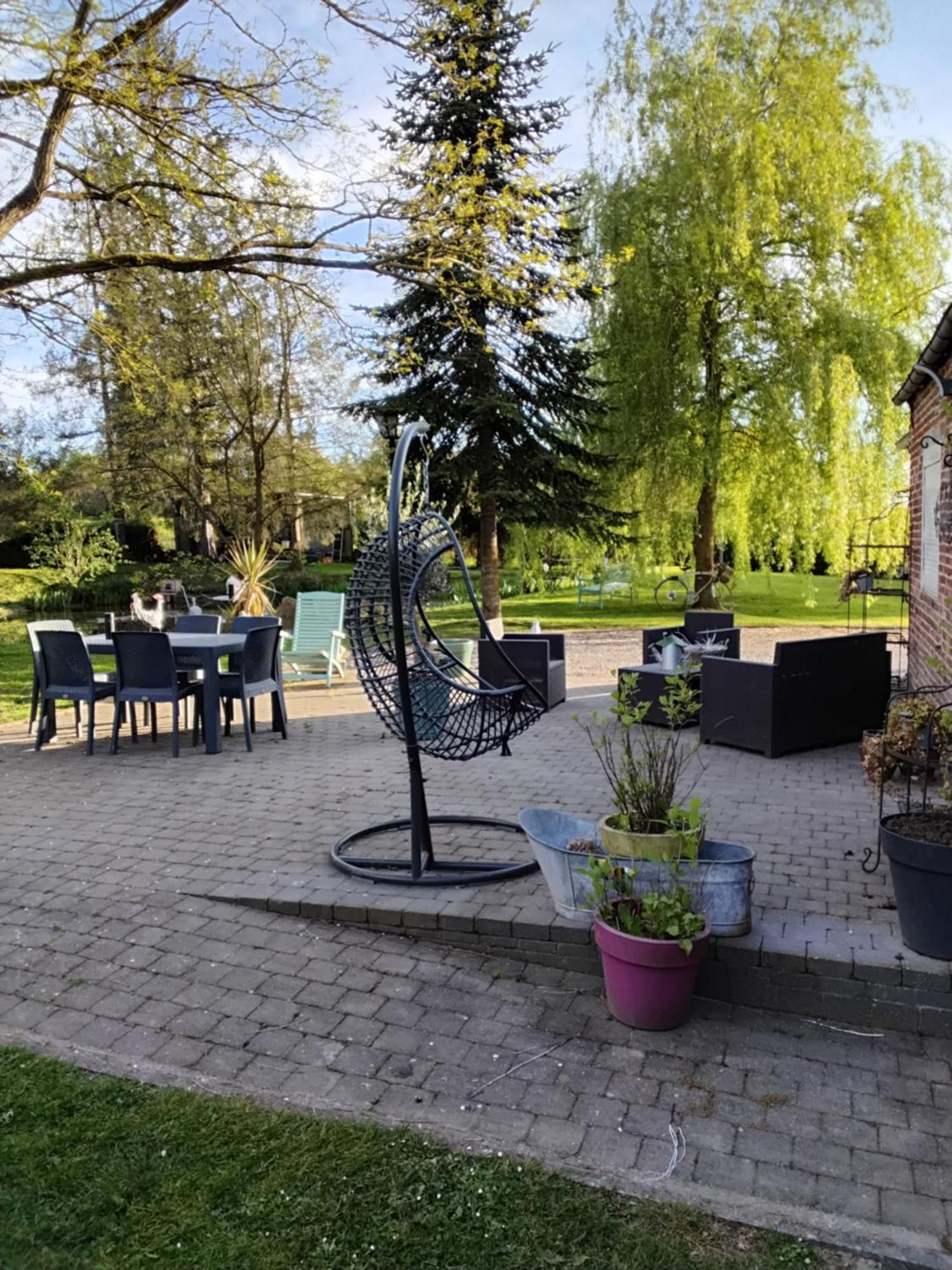 Au Petit Bonheur De Seraphine Saint-Aubin  Exteriör bild